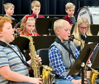 5th graders playing in band concert